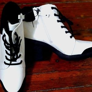 Dr Scholl two and a half inch chunky heel. Bundle for more savings!